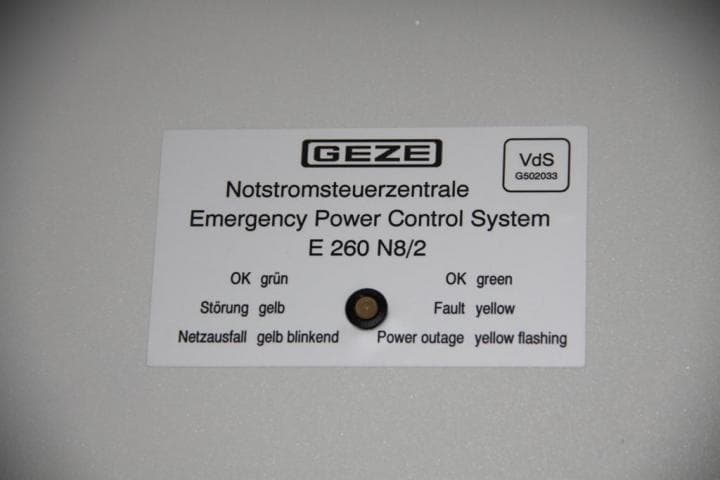 Блок управления E 260 N8/2 для автоматической системы естественного дымоудаления GEZE